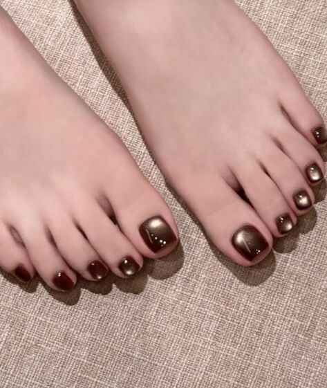 Copper cat eye pedicure at KK Nail Studio, Long Island City nail salon
