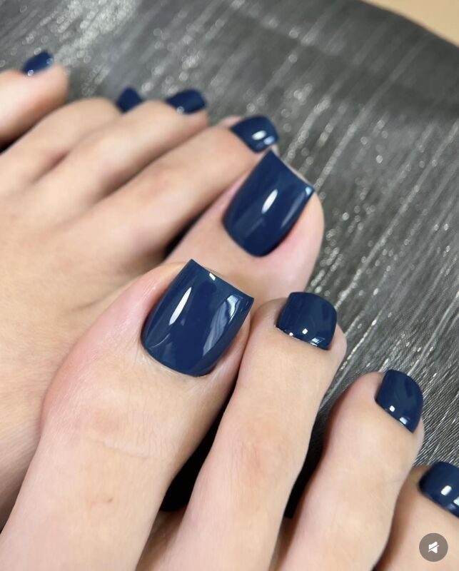 Navy gel pedicure at KK Nail Studio, Long Island City nail salon